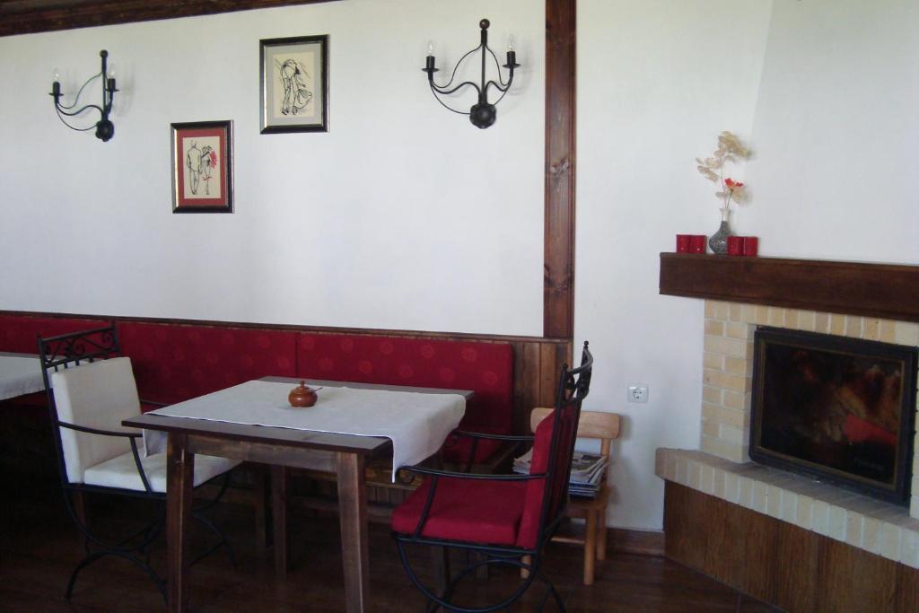 Guest House Astra Копривштиця Екстер'єр фото